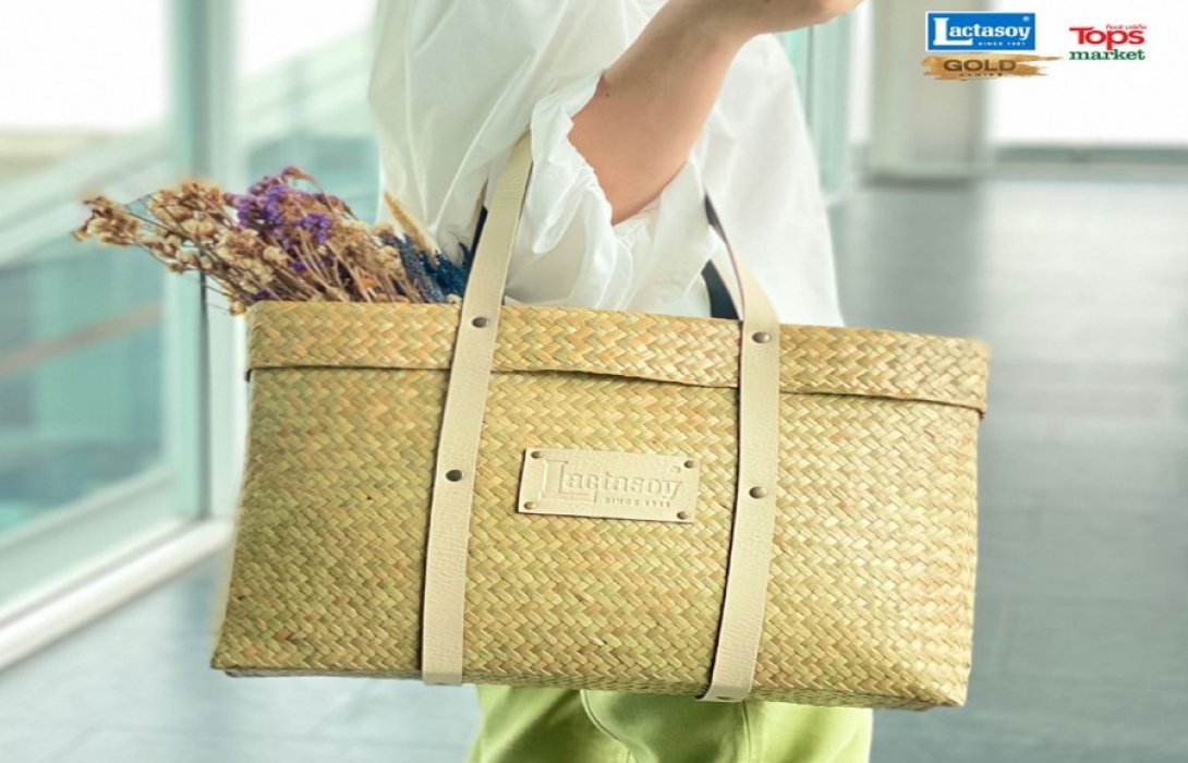  “แลคตาซอย” จัดเซ็ทโกลด์ ซีรีย์  จับใส่กระเป๋ากระจูด Handcraft วางขายที่ท็อปส์ ซูเปอร์มาร์เก็ต