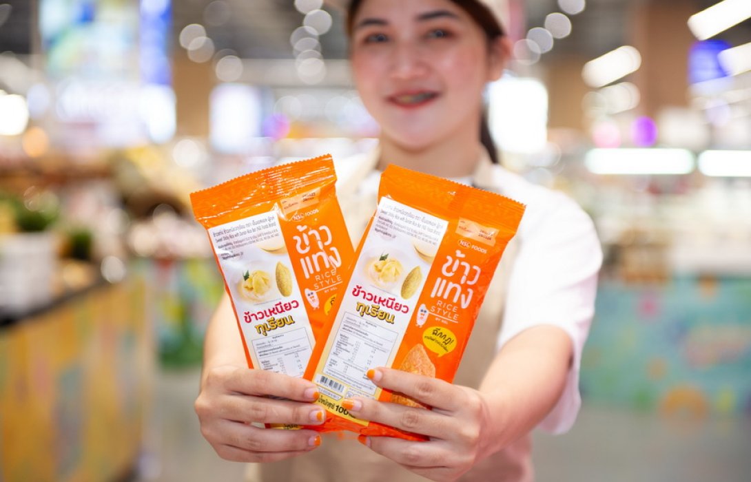 ข้าวแท่ง Rice Bar by NSL Foods จัดโปรฯ สุดคุ้มเอาใจทุเรียนเลิฟเวอร์ เฉพาะข้าวแท่งรสชาติข้าวเหนียวทุเรียน พร้อมเสิร์ฟความอร่อยแล้วที่ ท็อปส์ และแฟมิลี่มาร์ท ทุกสาขา ตั้งแต่วันนี้ ถึง 2 พ.ค. 66