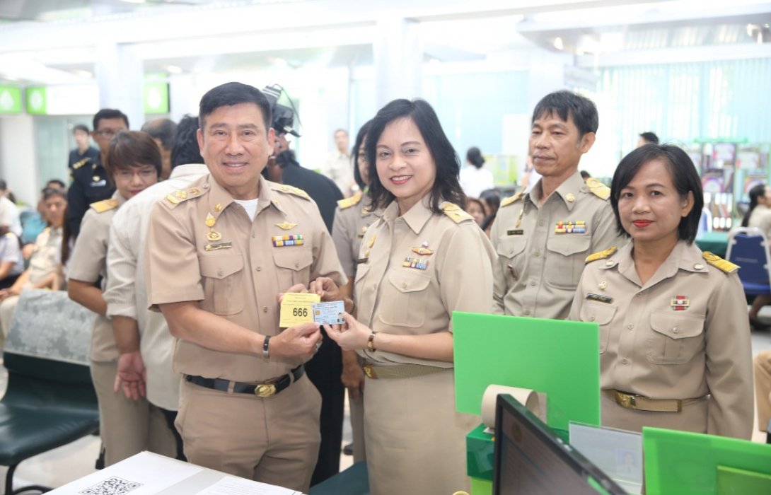 ผอ.ออมสิน นำผู้บริหาร ร่วมสมัครจิตอาสาเฉพาะกิจ งานพระราชพิธีถวายพระเพลิงพระบรมศพ พระบาทสมเด็จพระปรมินทรมหาภูมิพลอดุลยเดช