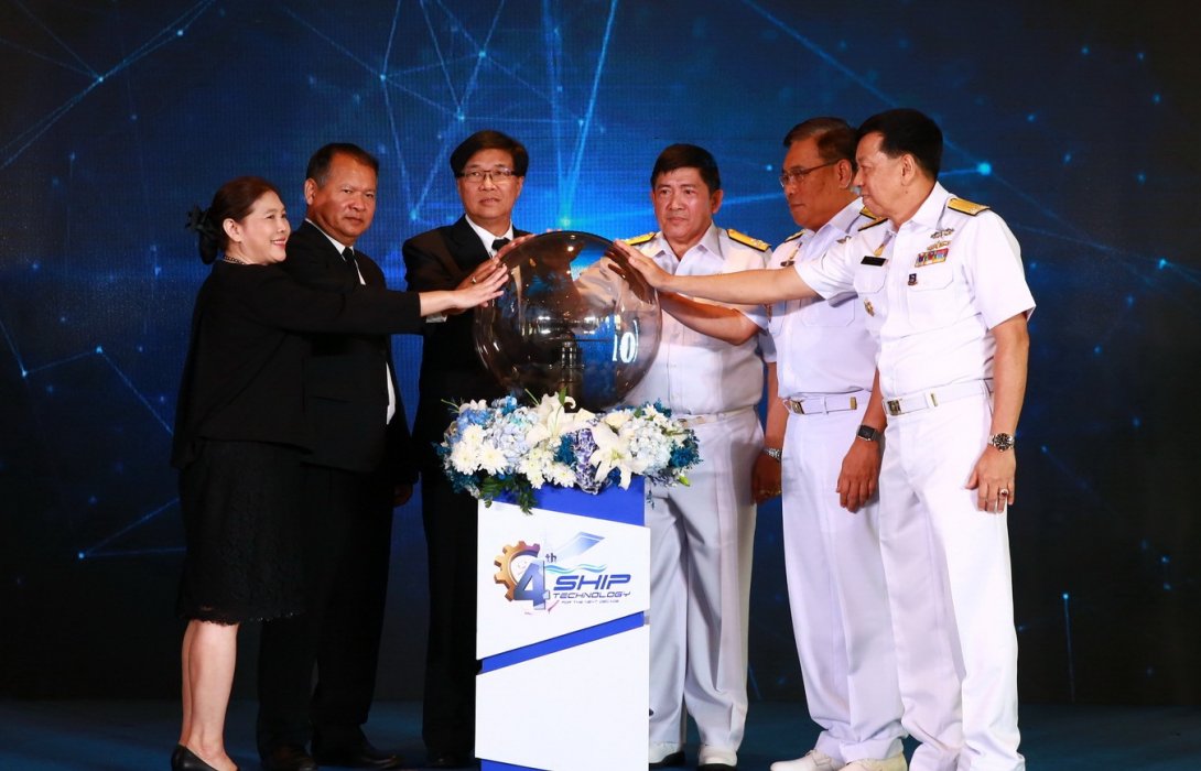 กองทัพเรือจัดงานมหกรรมทางเรือนานาชาติอย่างยิ่งใหญ่ฉลอง50ปีก่อตั้งอาเซียน 