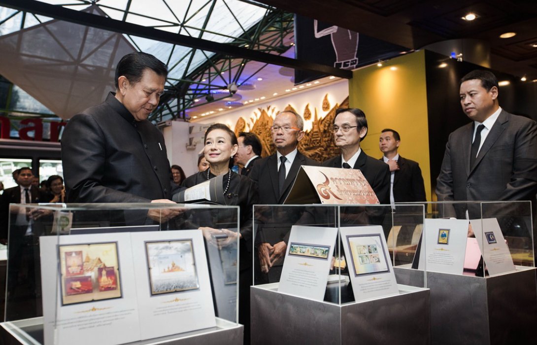 มหกรรมหนังสือฯครั้งที่ 22 ร่วมน้อมรำลึกพระมหากรุณาธิคุณ“พระบาทสมเด็จพระปรมินทรมหาภู มิพลอดุลยเดช บรมนาถบพิตร” 