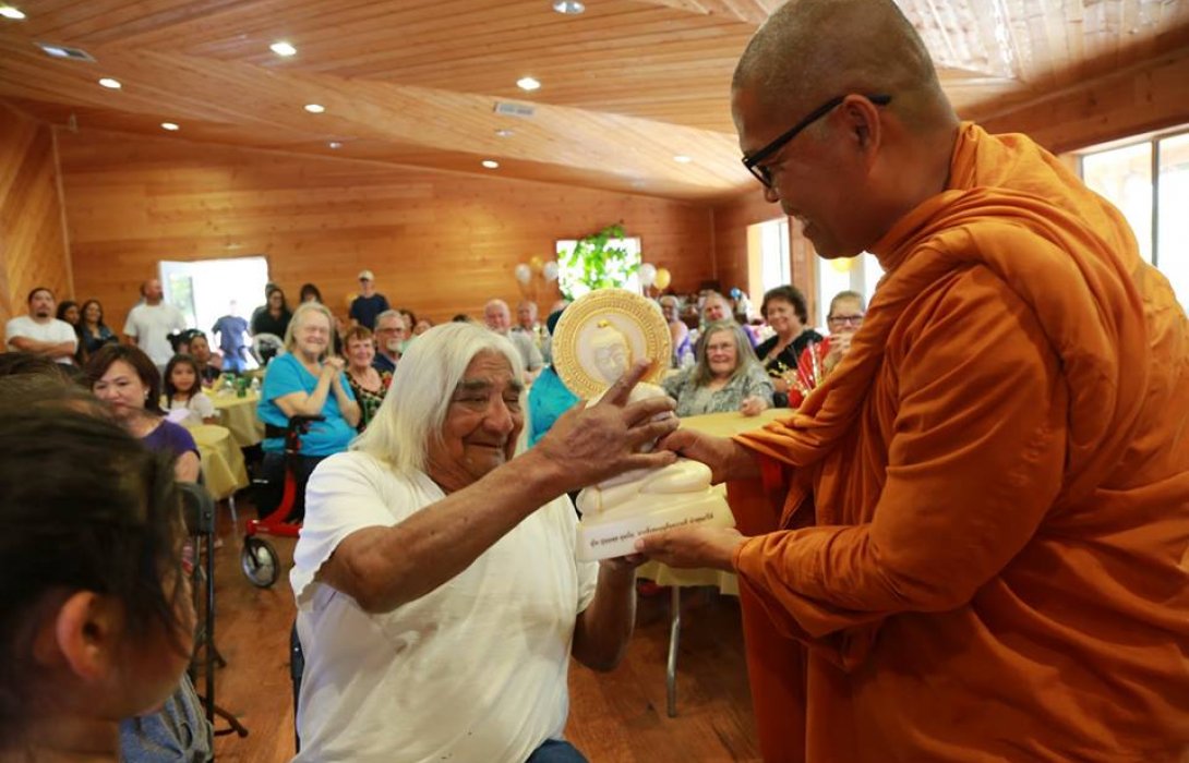 ผลงานพระธรรมทูตไทยดึง“มหาเศรษฐีหัวหน้าเผ่าอินเดียแดง”หันมานับถือพระพุทธศาสนา