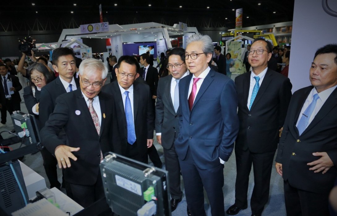 กระทรวงอุตสาหกรรม ผนึกพลังเครือข่ายประชารัฐ เปิดมิติใหม่ พลิกโฉมSMEไทยสู่สากล