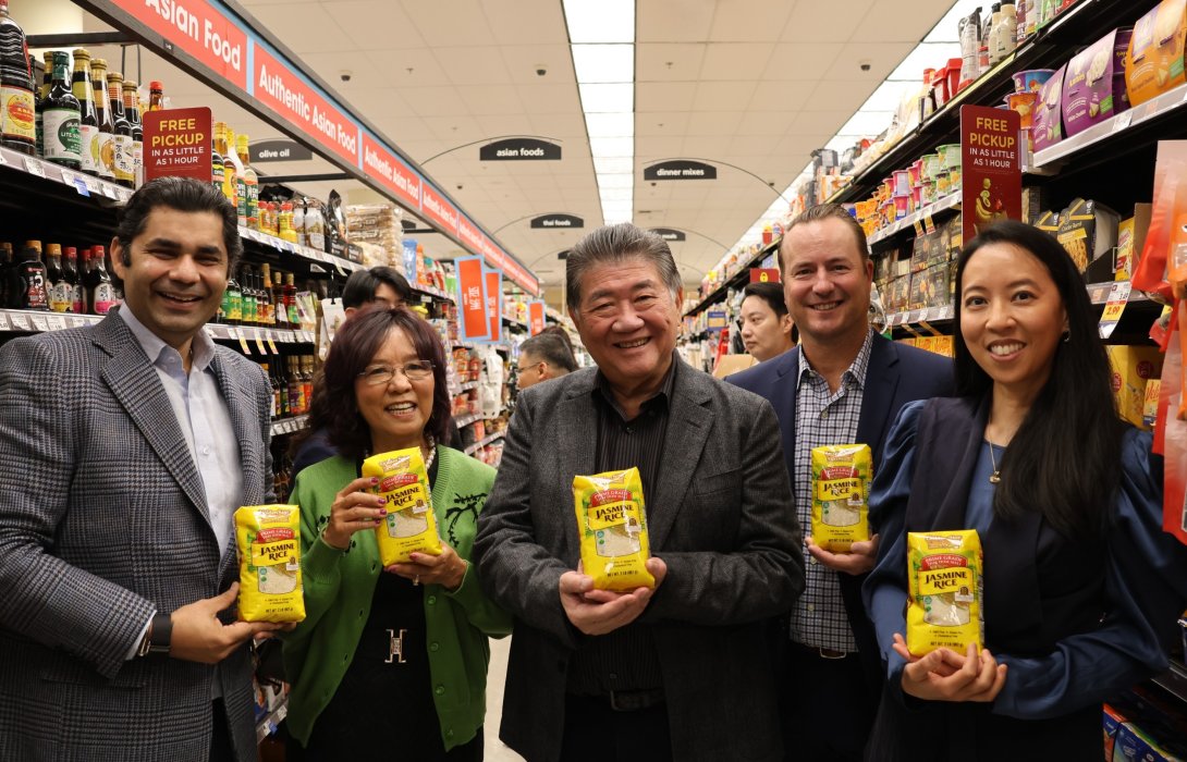 “ภูมิธรรม” ถกผู้นำเข้า-ห้างรายใหญ่ ดันสหรัฐตลาดสำคัญรับซื้อข้าว-สินค้าไทย