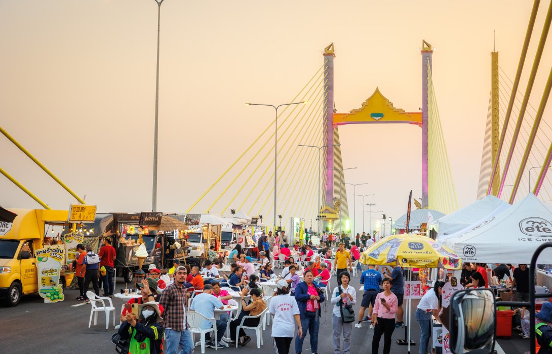 เปิด 4 จุดจอดรถแห่งใหม่ หลังประชาชนแห่ร่วมงาน “Luck Lock Love รักล้นสะพาน” อย่างคับคั่ง แนะ 6 ไฮไลท์กิจกรรม บนสะพานคู่ขนานสะพานพระราม 9