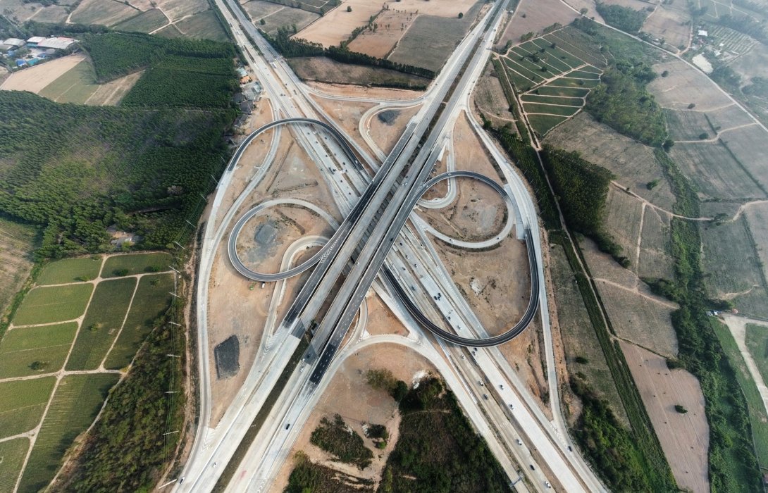 วิ่งฉิว! กรมทางหลวงก่อสร้างทางแยกต่างระดับเขาไม้แก้ว จ.ชลบุรี แล้วเสร็จ 