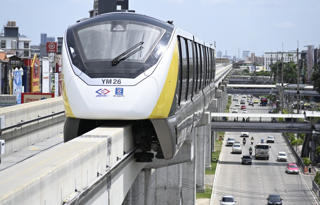 พระบาทสมเด็จพระเจ้าอยู่หัว ทรงพระกรุณาโปรดเกล้าโปรดกระหม่อม พระราชทานชื่อเส้นทางรถไฟฟ้ามหานคร สายสีเหลือง “นัคราพิพัฒน์” 