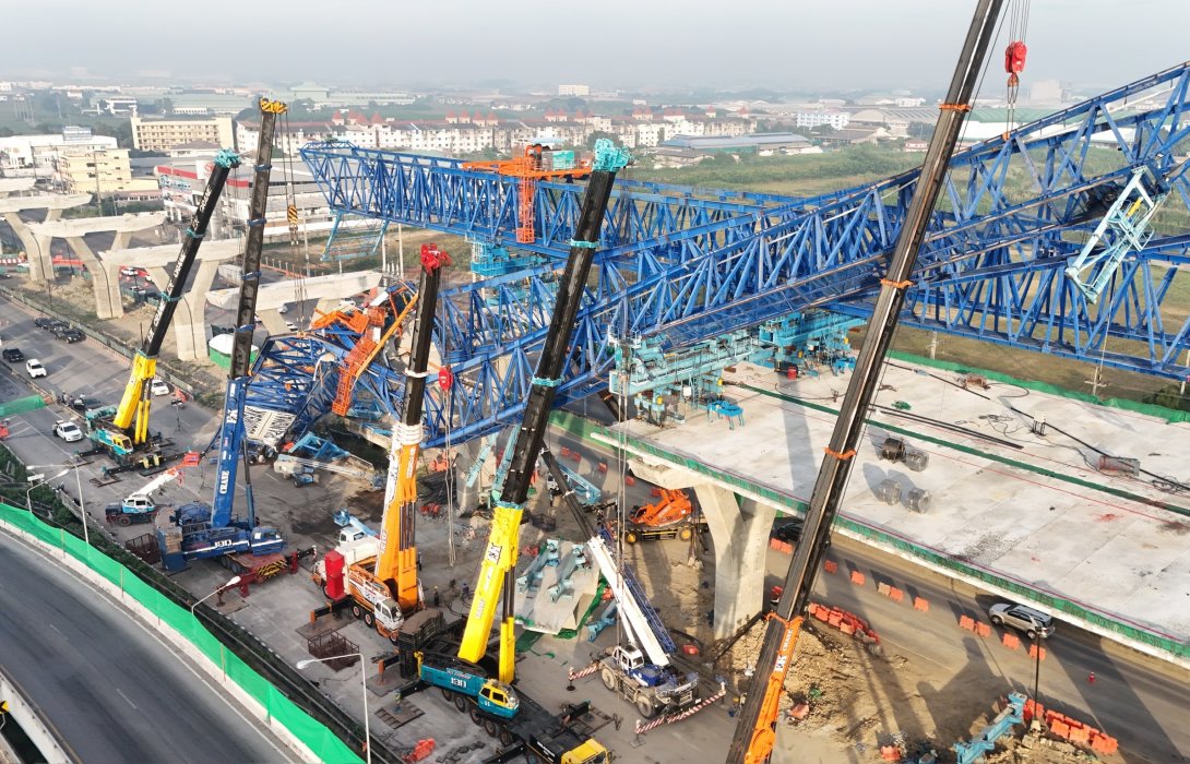 เร่งเคลียร์พื้นที่ต่อเนื่อง!  เปิดช่องทางพิเศษระบายการจราจร  รื้อถอน Launching Gantry