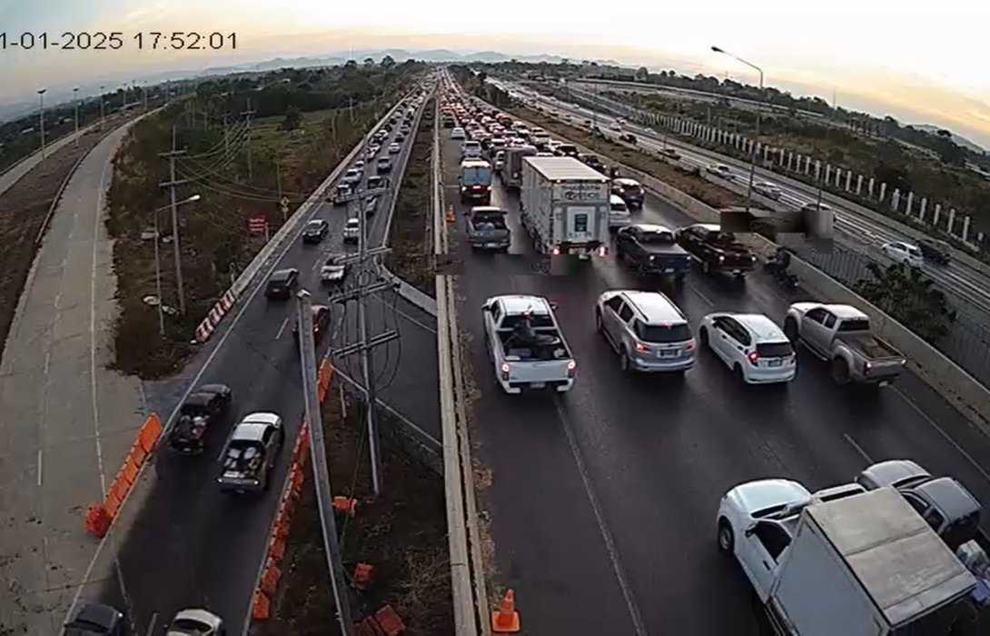 ถนนมิตรภาพ-มอเตอร์เวย์ M6 แน่น! กรมทางหลวงเปิดช่องพิเศษ - ปิดทางเข้า M6 ด่านสีคิ้ว ขาเข้า กทม. เร่งระบายรถช่วงปีใหม่