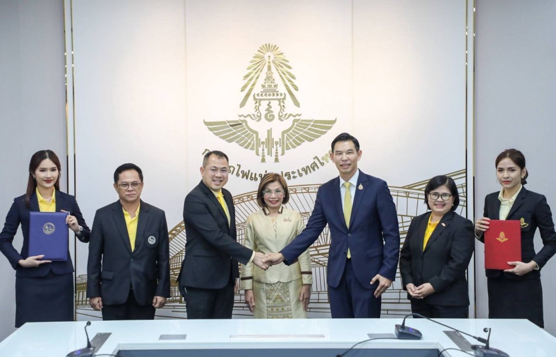 คมนาคม เร่งให้ รฟท -  กทท  ลงนาม MOU.  เพื่อพัฒนาระบบขนส่งไทย วางเป้าขนส่งตู้สินค้า 2 ล้าน TEU.  ภายใน 10  ปี  