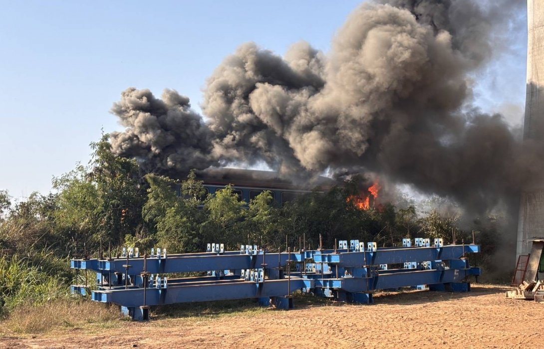 “พิพัฒน์” สั่งตรวจสอบเข้มทุก เหตุเครนก่อสร้างหล่นทับขบวนรถไฟ สั่งอธิบดีกรมราง–ผู้ว่าการรถไฟ ลงพื้นที่ตรวจสอบด่วน แสดงความเสียใจต่อผู้สูญเสีย