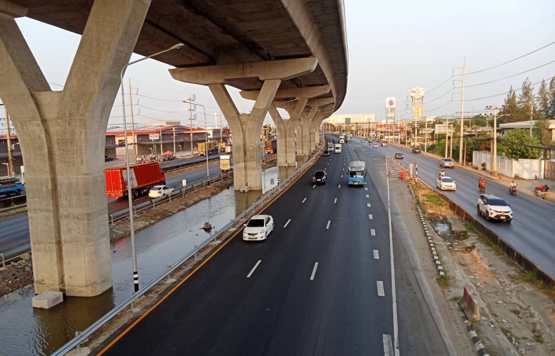 กรมทางหลวง หยุดงานก่อสร้างชั่วคราว คืนผิวจราจรช่องทางหลักถนนพระราม 2 อำนวยความสะดวกประชาชนเดินทางช่วงเทศกาลสงกรานต์ พร้อมแจ้งแผนจัดการจราจรหลังเทศกาล