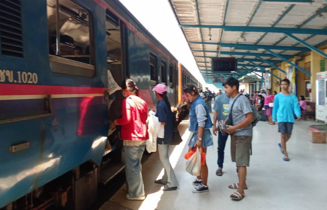 คนแห่กลับกรุง! รถไฟพุ่ง 8.6 หมื่นคน ไม่มีตกค้าง