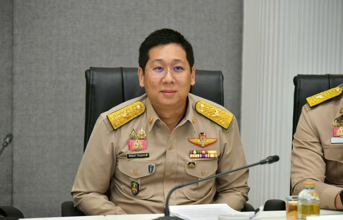 “ภัทรพงศ์” สั่งติดตามใกล้ชิด เหตุขู่วางระเบิดเที่ยวบินไทยแอร์เอเชียที่กระบี่ ย้ำความปลอดภัยต้องมาก่อน