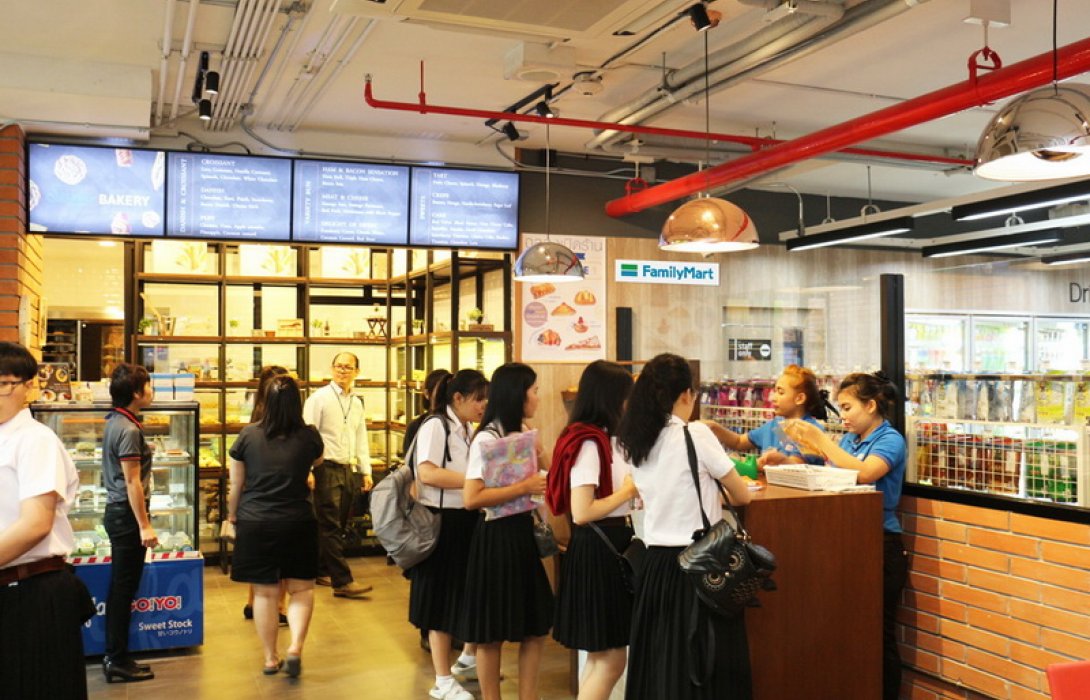 “แฟมิลี่ ฯ”  รีโนเวต สาขามหิดล  ตอบโจทย์ไลฟ์สไตร์วัยรุ่น  