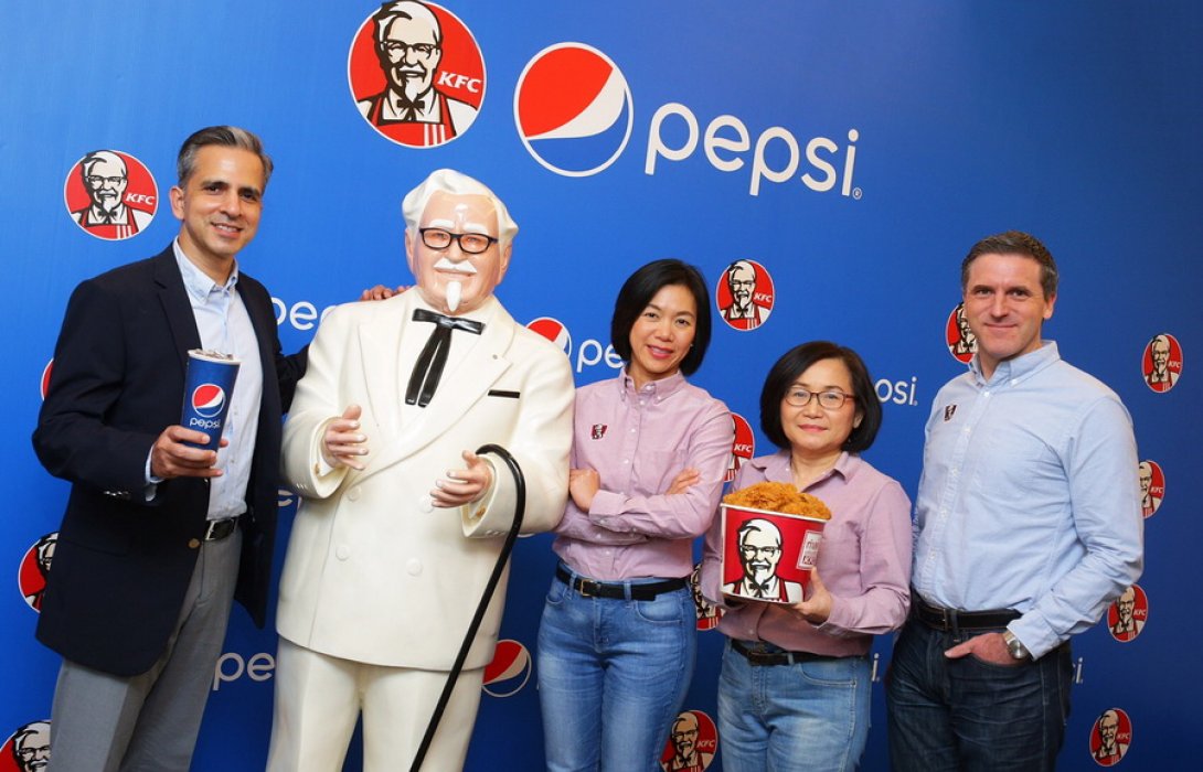 “เป๊ปซี่” ผนึก “เคเอฟซี” ต่อสัญญาให้บริการเครื่องดื่มอีก 5 ปี