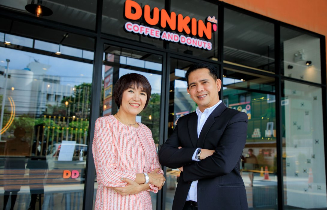 “ดังกิ้น” ชี้ พิษโควิด-19 ส่งยอดขายครึ่งปีแรกสะดุด ดึง 2 หนุ่ม “ไบร์ท-วิน” จัดแคมแปญลุยตลาดครึ่งปีหลังหวังดันยอดพลิกฟื้น