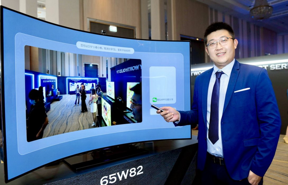 “SKYWORTH” เปิดตัวโทรทัศน์ OLED รุ่น W82 จอปรับโค้งหรือปรับตรงได้ รุ่นแรกในประเทศไทย ราคาเครื่องละ 1 ล้านบาท