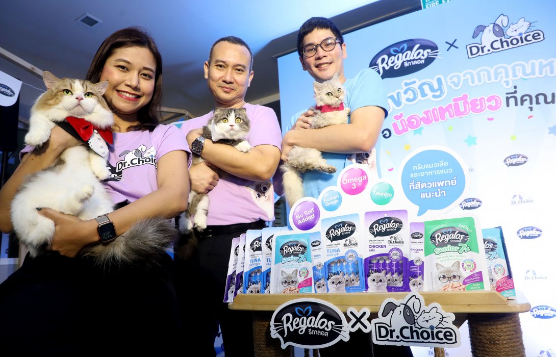 “รพ.สัตว์ทองหล่อ” ผนึก “กลุ่มพัทยาฟู้ด”  ส่งแบรนด์ Dr.Choice พร้อมเปิดตัวแคมเปญ “ของขวัญจากคุณหมอ” รองรับตลาดอาหารสัตว์เลี้ยงโตต่อเนื่อง ตั้งเป้าเติบโตยอดขายเพิ่มมากกว่า 50%  