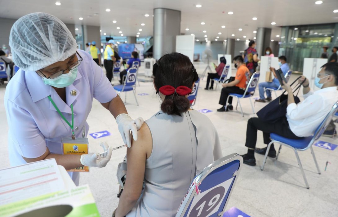 สรพ.ลงพื้นที่แลกเปลี่ยนเรียนรู้ระบบให้บริการฉีดวัคซีน