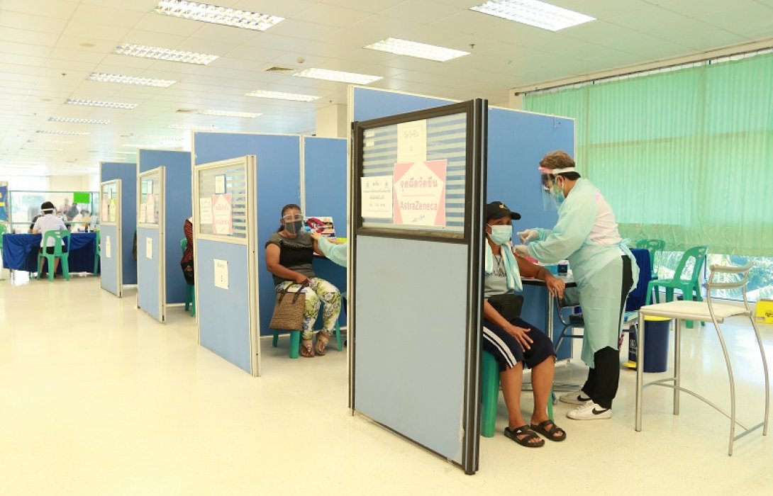 รพ.พระปิ่นเกล้าฉีดวัคซีนโควิดให้ปชช.-เปิดจอง ‘ไฟเซอร์’