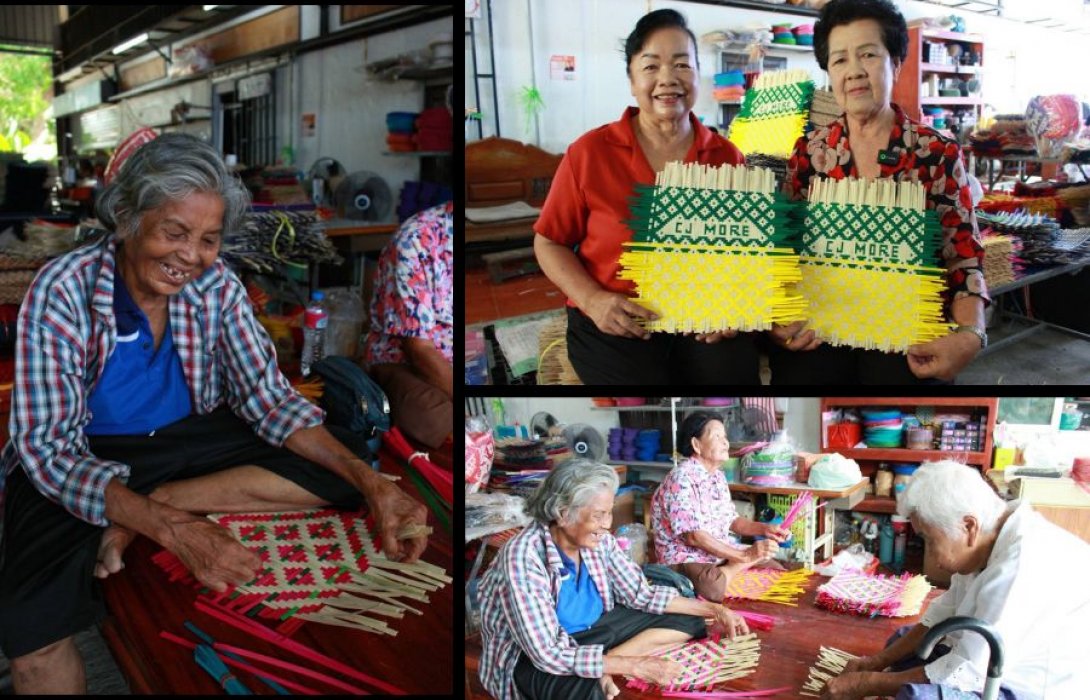 ซีเจ มอร์ แจก “พัดสานเย็นใจ” สินค้าดับร้อนเสน่ห์ไทยงานฝีมือจากชุมชนบ้านแพรก พร้อมส่งความสุขให้ลูกค้าสมาชิกทั่วประเทศ ฉลองเทศกาลปีใหม่ไทย