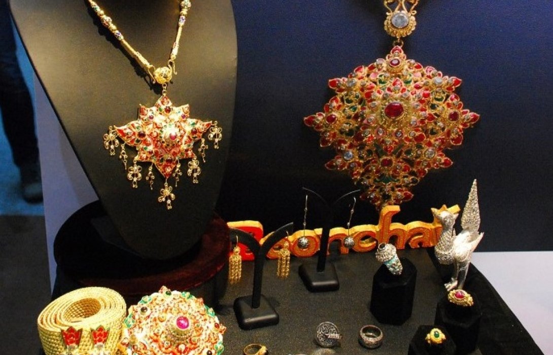 หัตถศิลป์หมื่นล้าน 