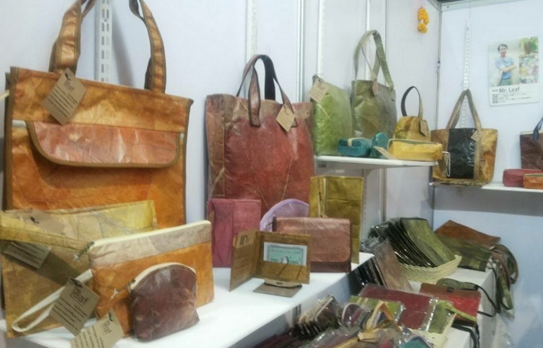 สะท้อนวิถีชุมชนผ่าน“ใบตองตึง”จากเส้นใยธรรมชาติ.....สู่สายตาชาวโลก