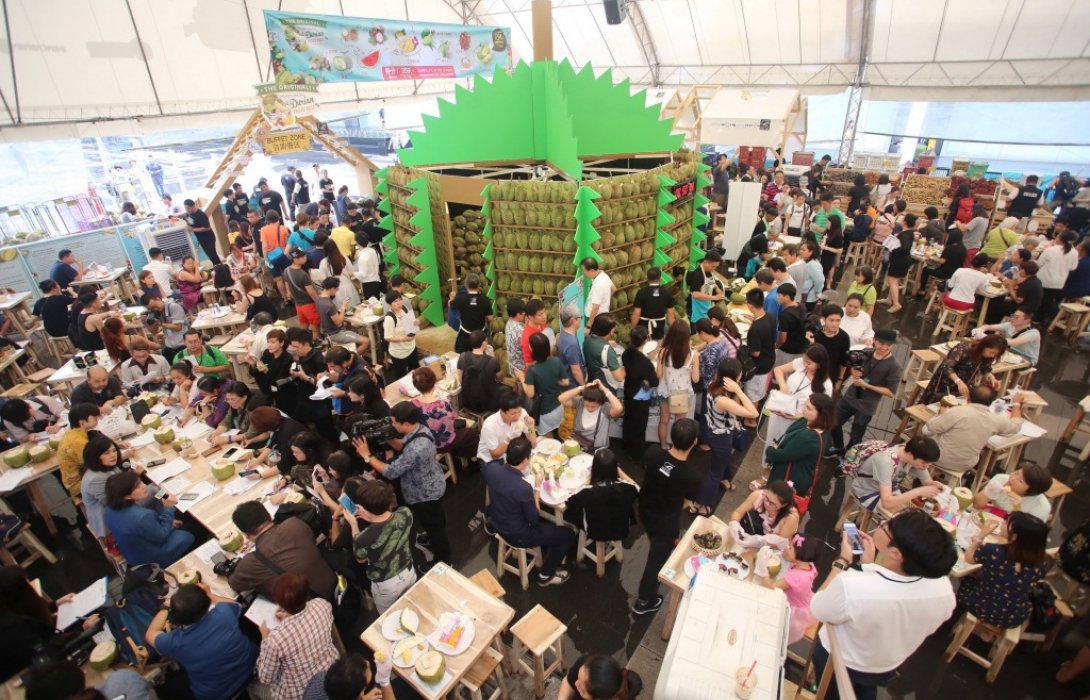 กระทรวงพาณิชย์ ผนึกกำลัง ท็อปส์จัดเทศกาลบุฟเฟ่ต์ทุเรียนและสุดยอดผลไม้ไทยดันไทยเป็นมหานครผลไม้เมืองร้อน   