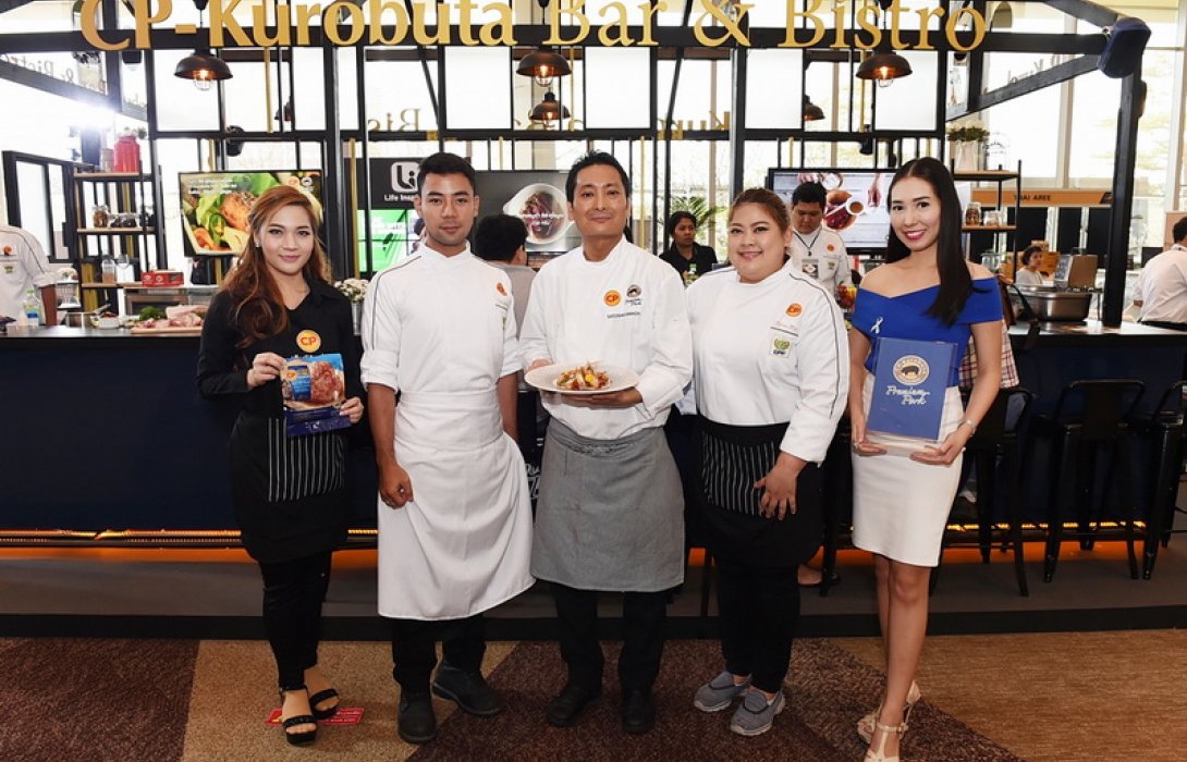 เชฟญี่ปุ่นชื่อดังโชว์เมนูสเต๊กหมูซีพี-คูโรบูตะสไตล์ญี่ปุ่น