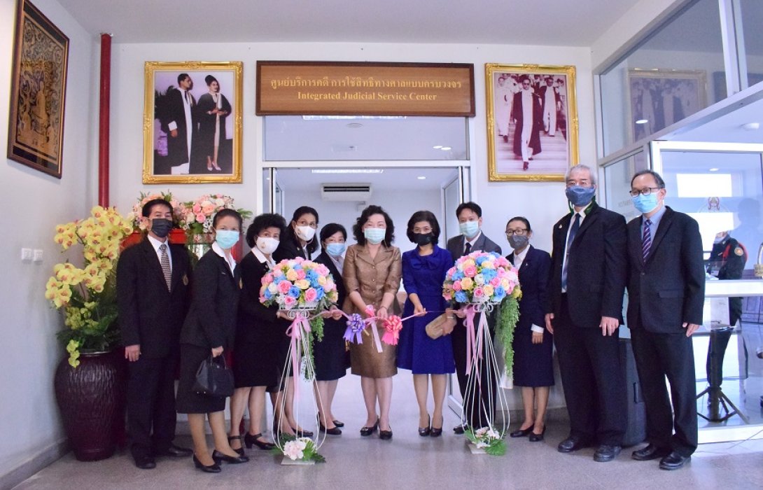 ศาลเยาวชนฯเปิดศูนย์บริการคดีการใช้สิทธิทางศาลแบบครบวงจร            