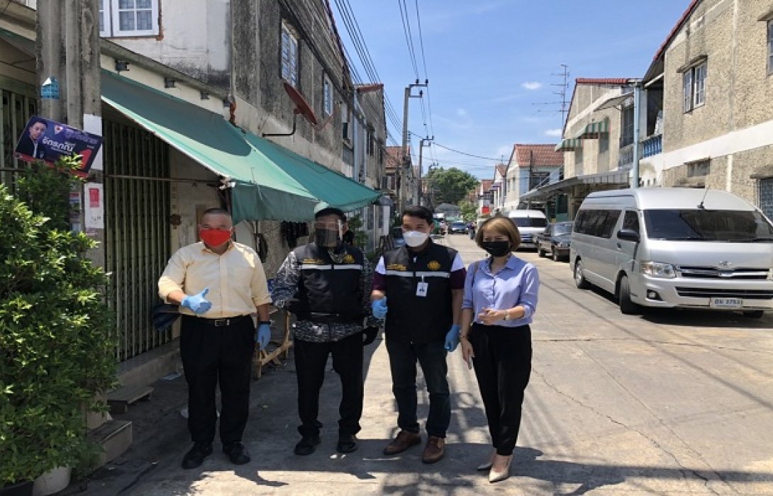 ปราบโควิด-19 ฉีดพ่นน้ำยาฆ่าเชื้อตามสถานที่สุ่มเสี่ยง