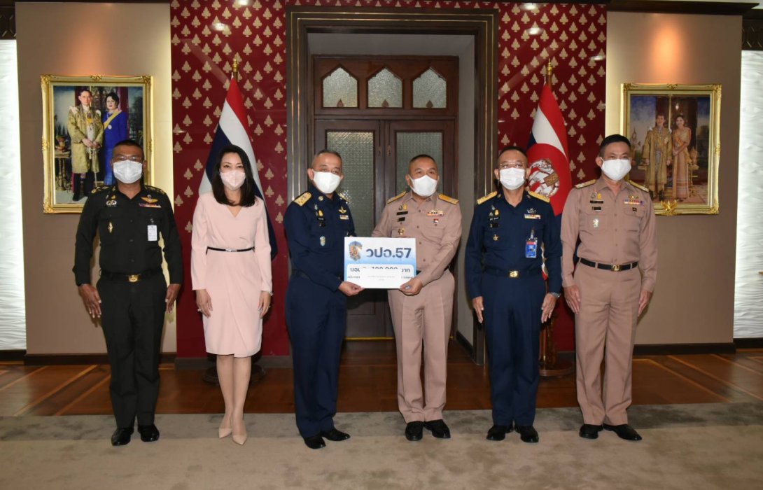 รับมอบเงินสนับสนุนบุคลากรทางการแพทย์ รพ.สมเด็จพระปิ่นเกล้า