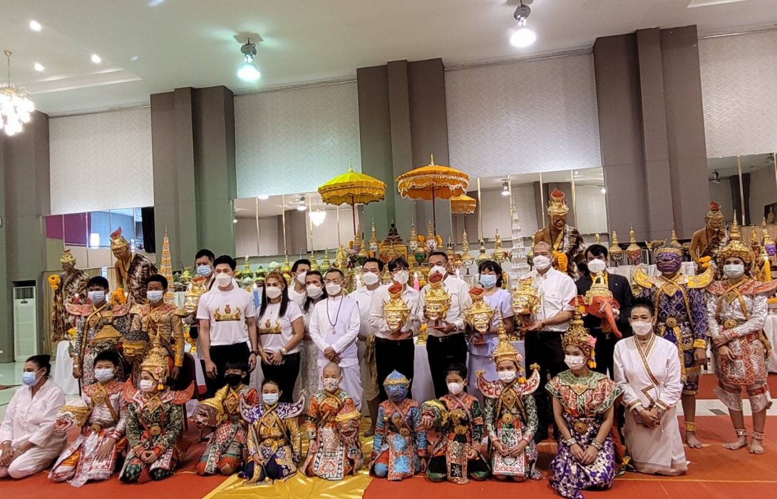 “ครูโขนชูชีพ ขุนอาจ” จัดพิธีไหว้ครูประจำปี 2565 และแถลงข่าวละคร “ขุนศึก 2 นครา” 