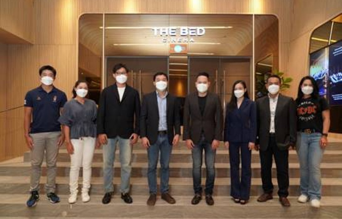 โอมาซ และ เอส เอฟ ชวนโปรกอล์ฟสัมผัสประสบการณ์ดูหนังสุดพรีเมียม  ที่ The Bed Cinema by Omazz® ศูนย์การค้าเซ็นทรัลเวิลด์