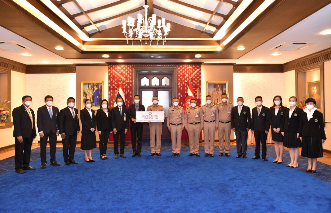 นักศึกษา มหานคร รุ่น 9  มอบเงินช่วย กองทุนน้ำใจไทยเพื่อผู้เสียสละ ใน 3 จชต.กองทัพเรือ