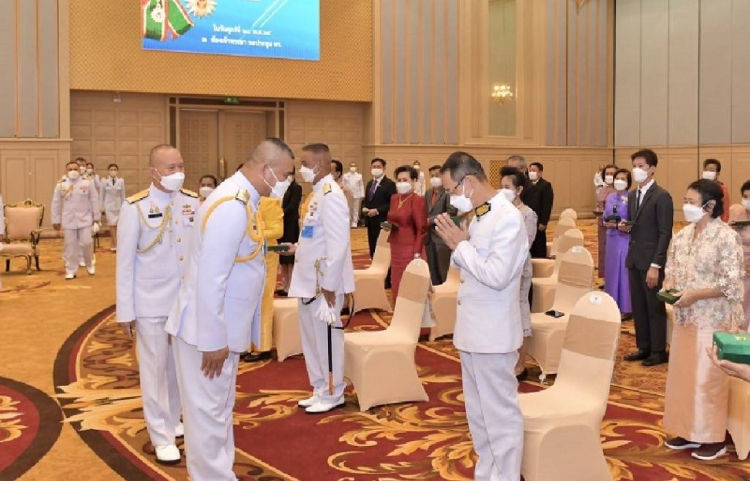 ผบ.ทร.เป็นประธานในพิธีมอบเครื่องราชอิสริยาภรณ์