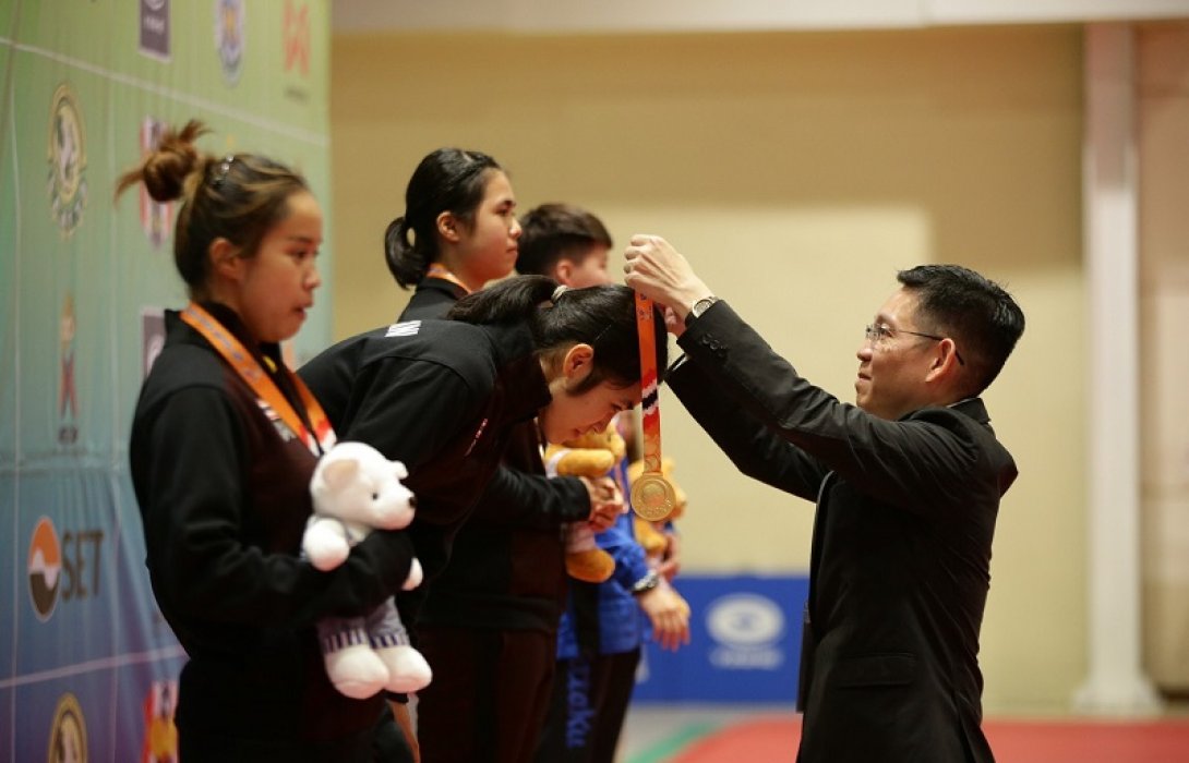 ตลาดหลักทรัพย์ฯ มอบรางวัล 