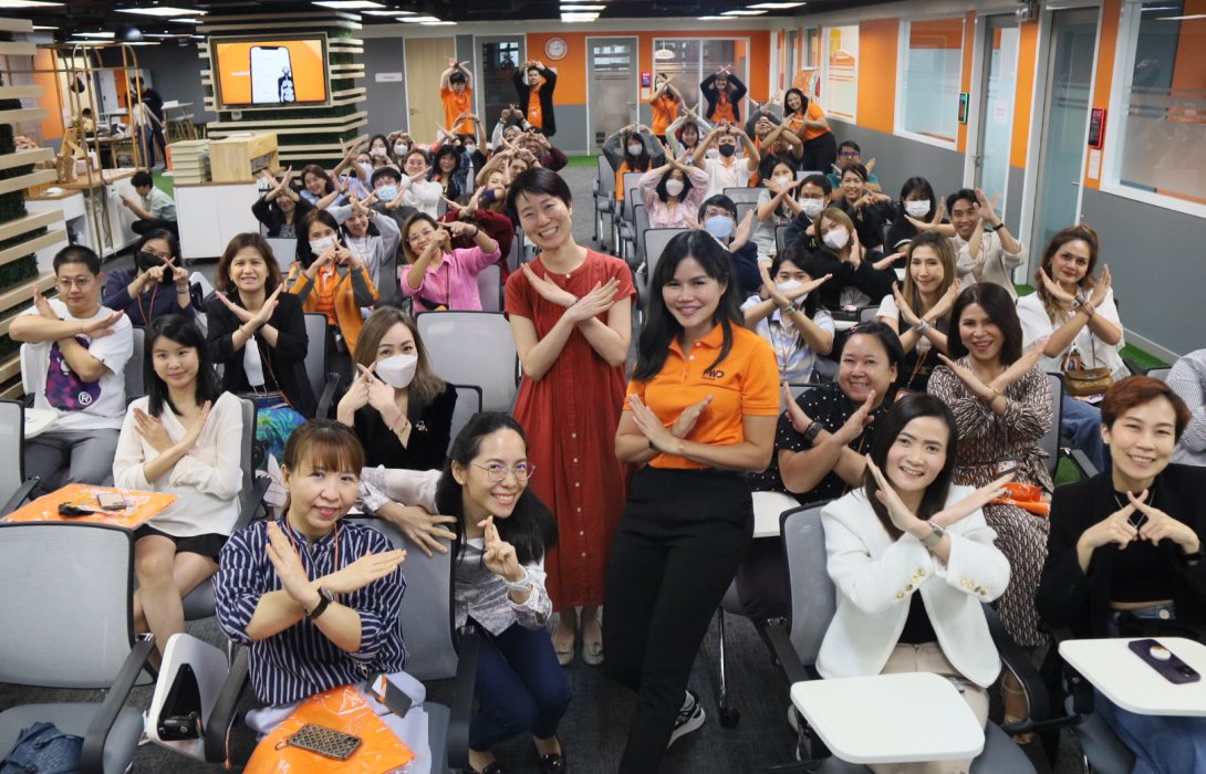 FWD ประกันชีวิต มุ่งยกระดับการบริการอย่างต่อเนื่อง จัดบรรยายพิเศษให้พนักงานในการ “ส่งมอบประสบการณ์ที่ดีให้ลูกค้า...ไม่ว่าใครก็ทำได้”