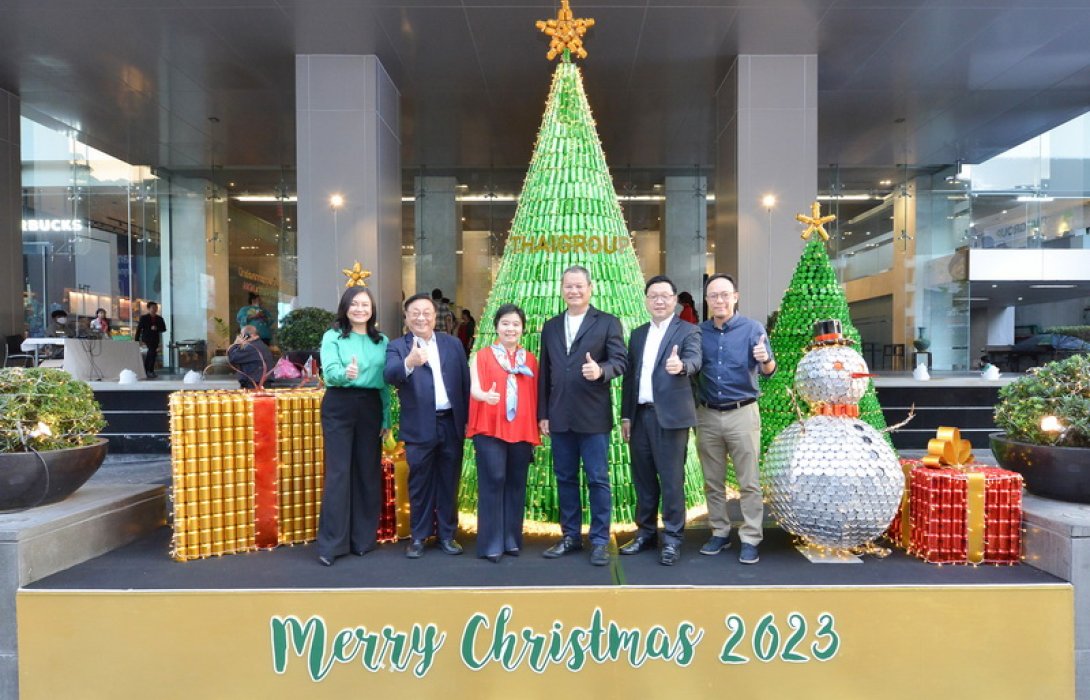 ไทยกรุ๊ป โฮลดิ้งส์ รังสรรค์ต้นคริสต์มาสรักษ์โลก จากกระป๋องใช้แล้ว สร้างสีสันต้อนรับปีใหม่