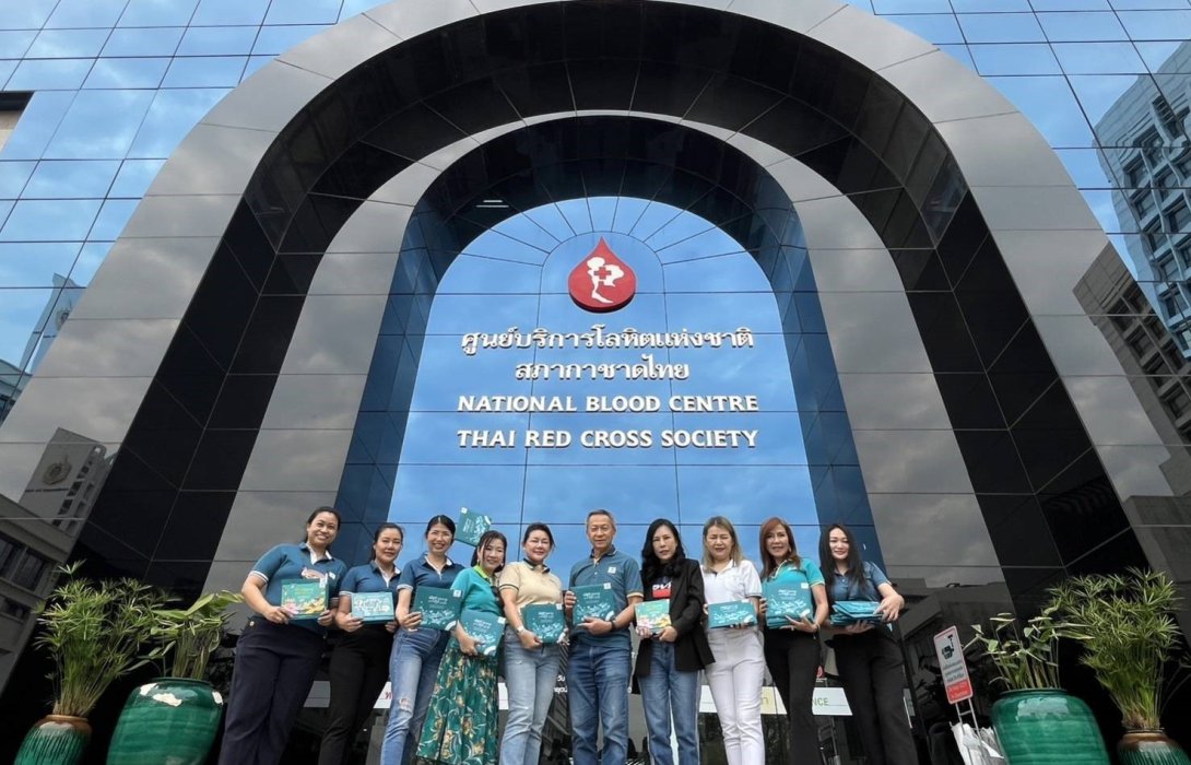 โตเกียวมารีนประกันชีวิต แจกชุดปฏิทินแก่ผู้บริจาคโลหิตสภากาชาดไทย