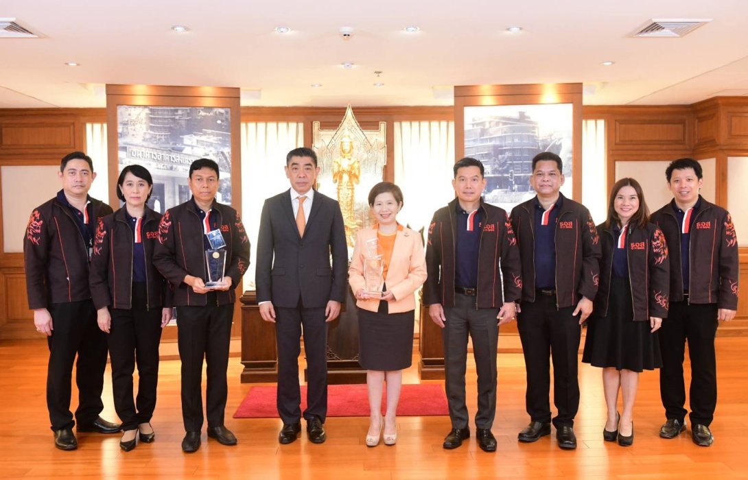 ธอส. รับโล่ประกาศเกียรติคุณศูนย์ข้อมูลข่าวสารของราชการโดดเด่น ประจำปี 2565 และ 2566