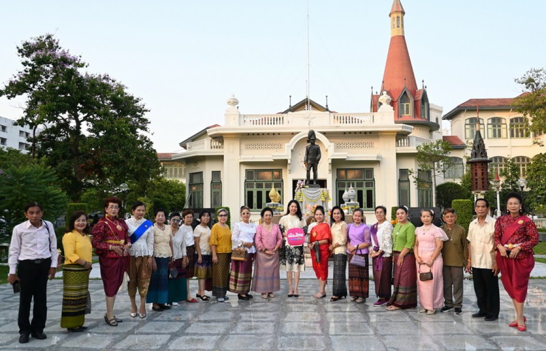 เมืองไทยประกันชีวิต ส่งมอบความสุขและรอยยิ้ม พาคณะผู้สูงอายุจากเขตห้วยขวาง และโรงเรียนผู้สูงอายุเขตดินแดง เข้าร่วมชมงาน “101 ปี พระราชวังพญาไท” THE GLORY OF SIAM