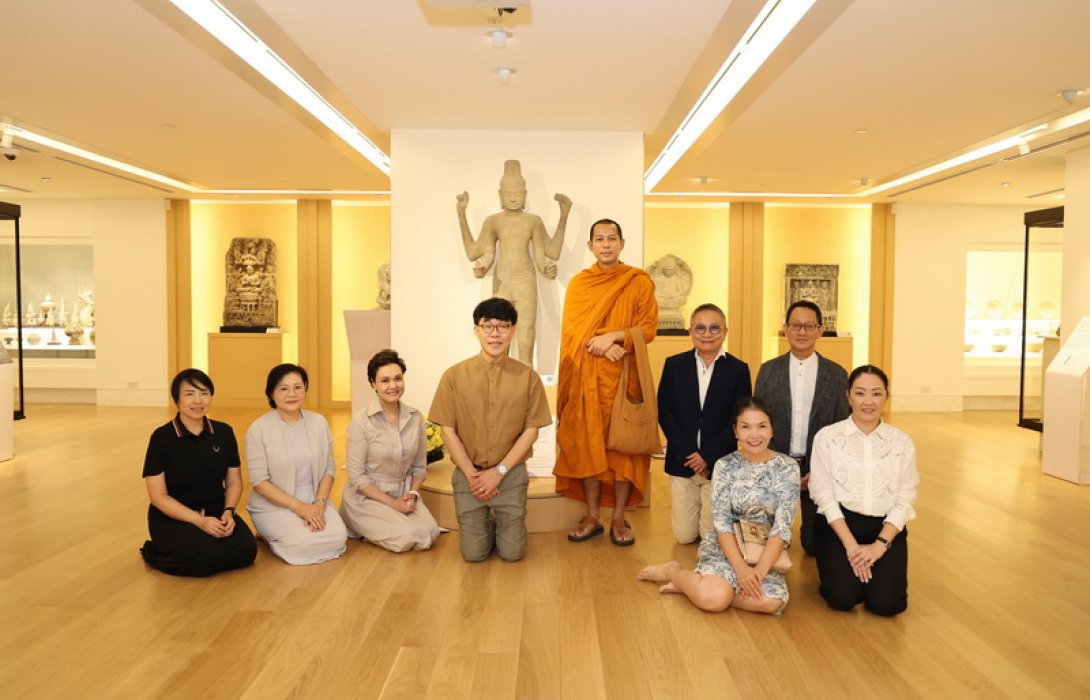 กรุงเทพประกันภัยกราบอาราธนาพระวิเทศวัชราจารย์สาธยายธรรม วิถีธรรม วิถีแห่งการดำเนินชีวิต และเยี่ยมชมพิพิธภัณฑ์กรุงเทพประกันภัย