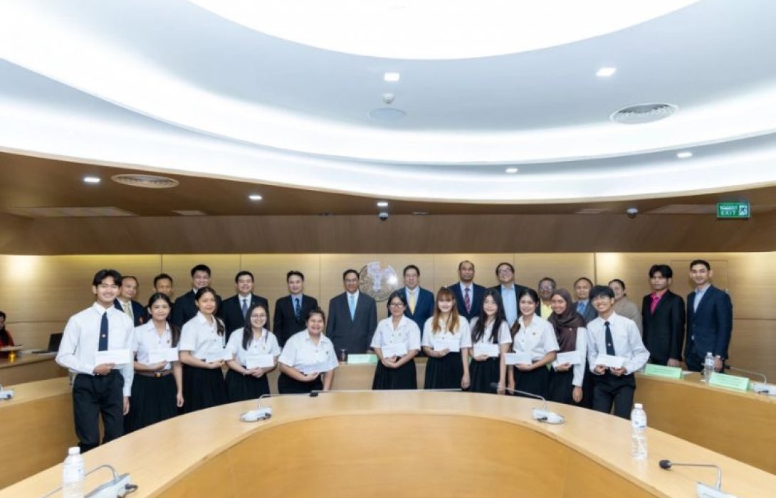 โตโยต้ามอบโอกาสทางการศึกษาภายใต้ โครงการ “TOYOTA GIVING ขับเคลื่อนไทยให้ยั่งยืน” สนับสนุนทุนการศึกษาแก่นักศึกษามหาวิทยาลัยธรรมศาสตร์ ประจำปีการศึกษา 2567