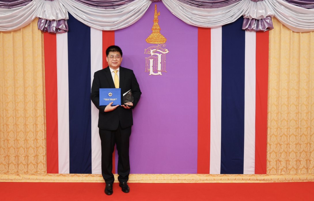 “กฤษฎา ประเสริฐสุโข” รับพระราชทานโล่เกียรติคุณ “ศิษย์เก่าดีเด่น ม.มหิดล” จาก สมเด็จพระกนิษฐาธิราชเจ้า กรมสมเด็จพระเทพรัตนราชสุดาฯ สยามบรมราชกุมารี เนื่องในวัน “มหิดล”