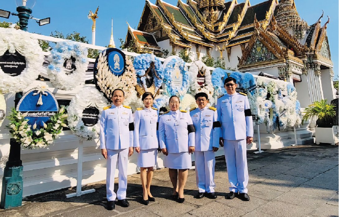 ออมสิน ร่วมเฝ้าฯ ในพิธีธรรมสวดพระอภิธรรมพระบรมศพ สมเด็จพระนางเจ้าสิริกิติ์ พระบรมราชินีนาถ พระบรมราชชนนีพันปีหลวง
