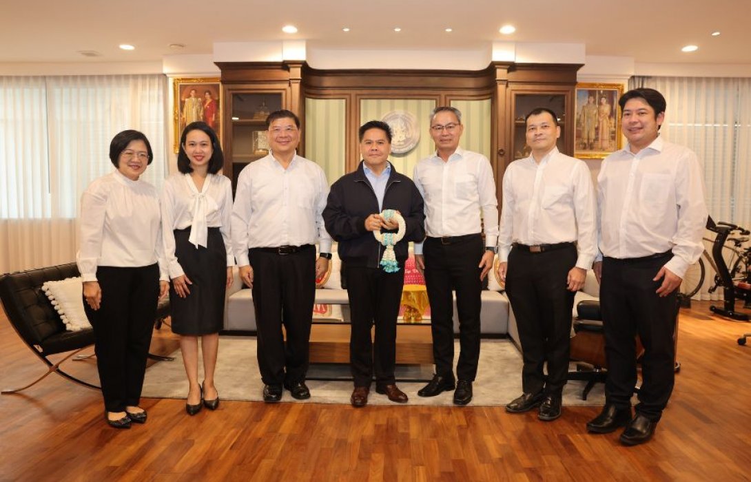 SME D Bank แสดงความยินดี นายวราวุธ ศิลปอาชา   เนื่องในโอกาสเข้ารับตำแหน่ง รัฐมนตรีว่าการกระทรวงอุตสาหกรรม