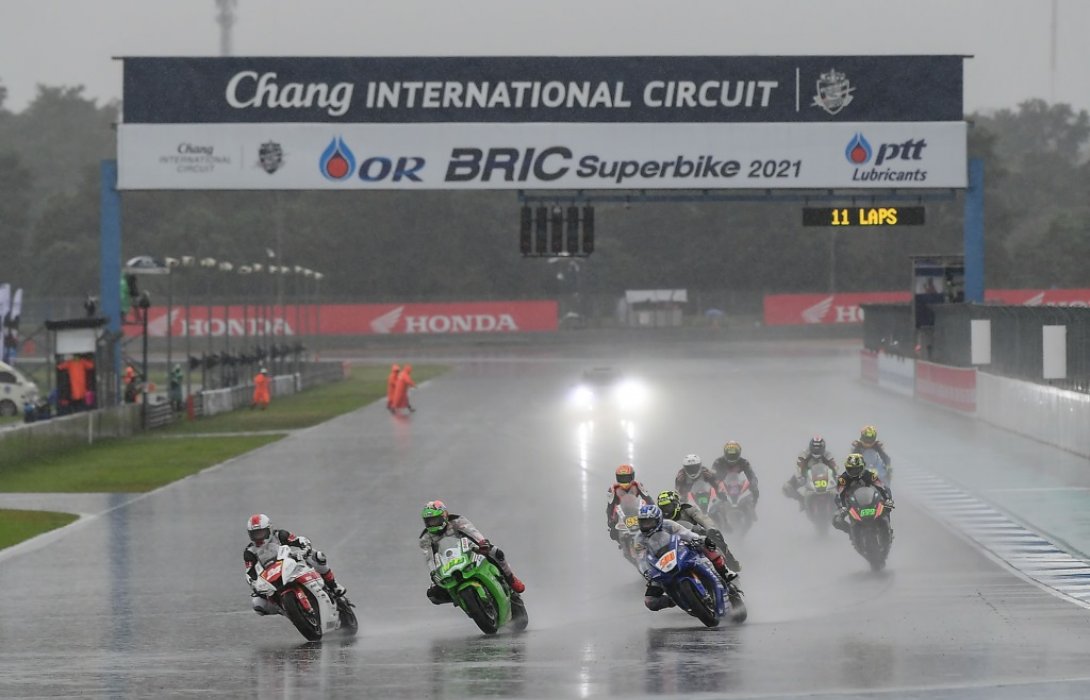 ระห่ำสายฝน!! ตี-โฟลท-เจมส์  ผงาดคว้าแชมป์ OR BRIC Superbike 2021 สนาม 3
