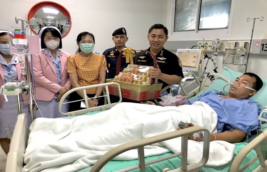 “ราชทัณฑ์” เยี่ยมบำรุงขวัญตำรวจชุดไล่ล่า “เสี่ยแป้ง” ถูกต่อหัวเสือต่อยบาดเจ็บ
